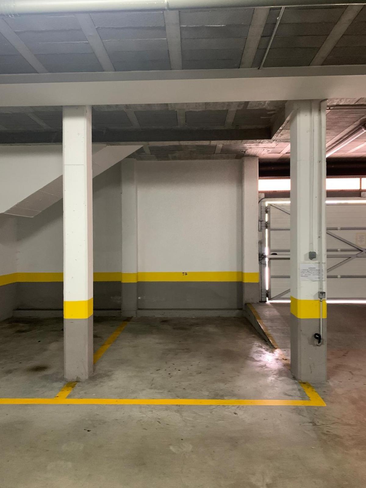 Piscina Y Garaje Cerca Del Centro By Apartamento Vigo